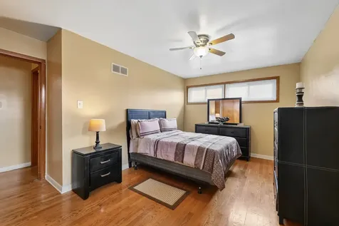 4437 West 100th Street Oak Lawn IL 60453