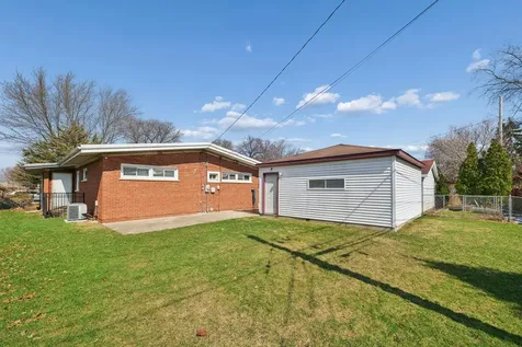 4437 West 100th Street Oak Lawn IL 60453