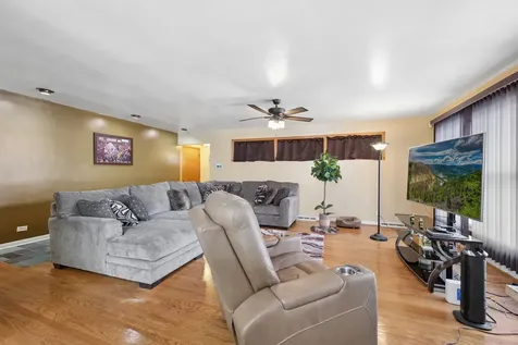 4437 West 100th Street Oak Lawn IL 60453
