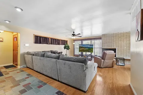 4437 West 100th Street Oak Lawn IL 60453
