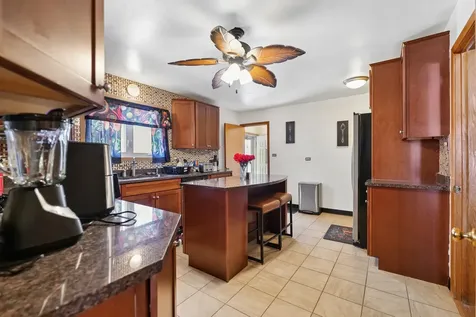 4437 West 100th Street Oak Lawn IL 60453