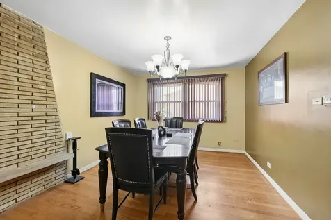 4437 West 100th Street Oak Lawn IL 60453