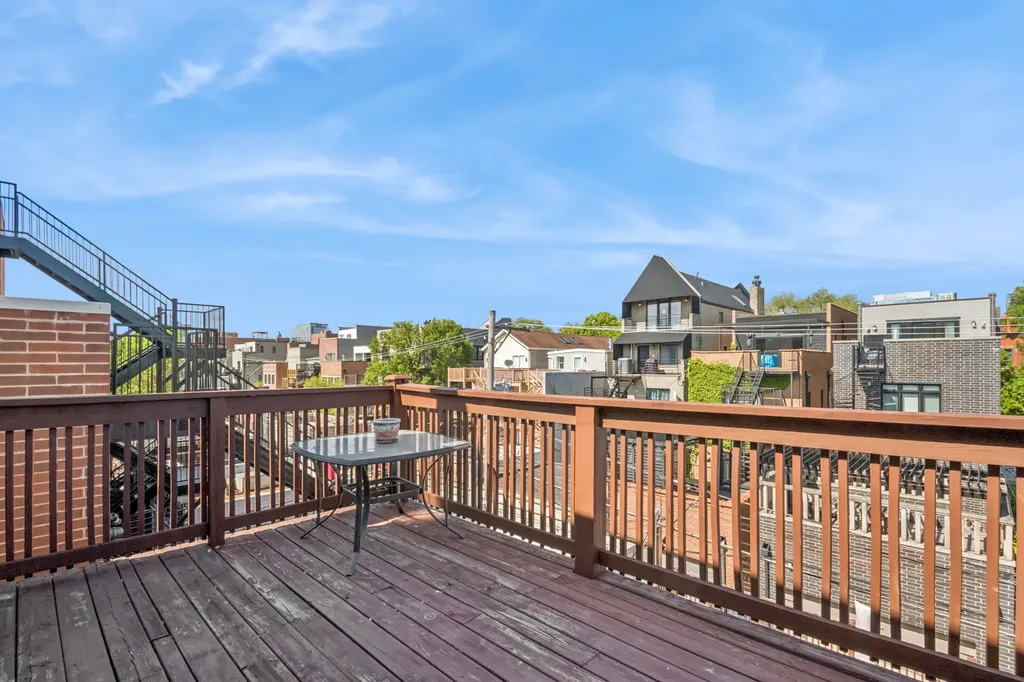 1432 North Cleveland Avenue Chicago IL 60610