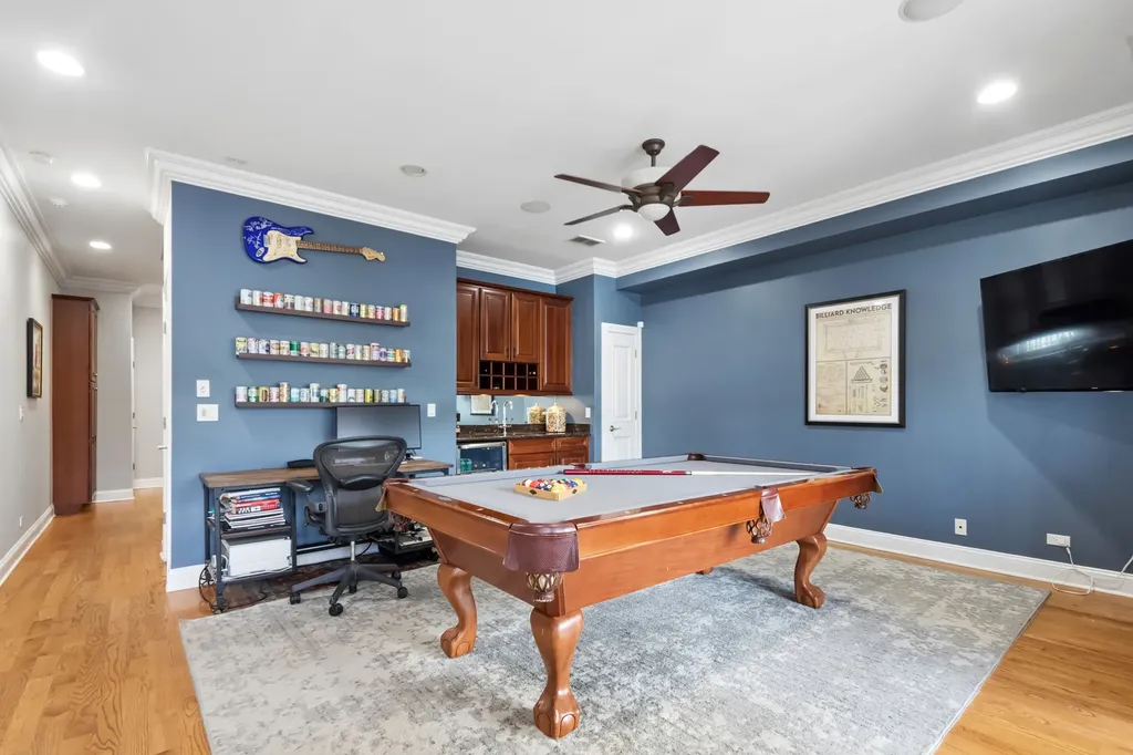 1432 North Cleveland Avenue Chicago IL 60610