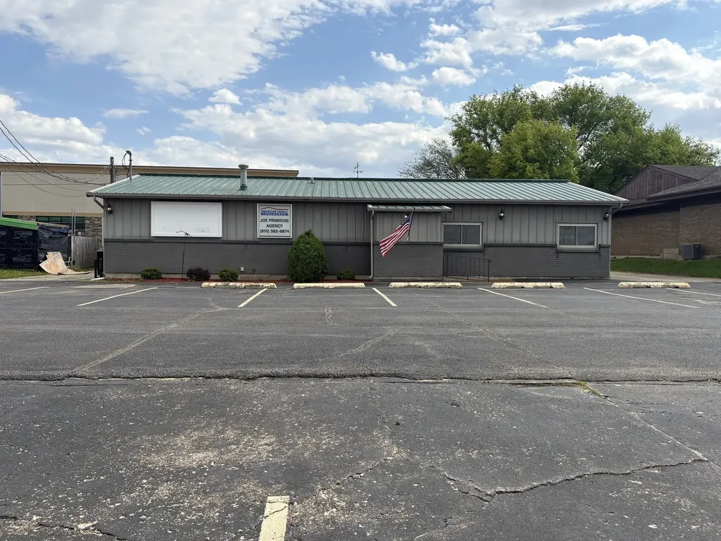 700 Carrie Avenue Rochelle IL 61068