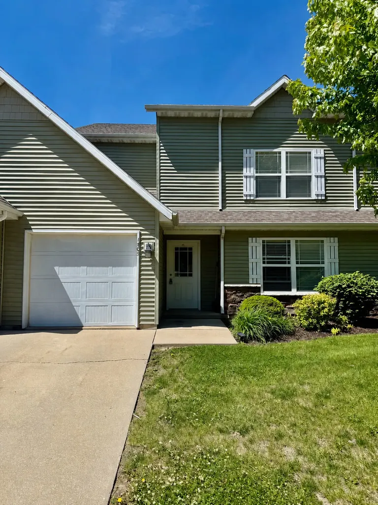 1705 West River Street Dixon IL 61021
