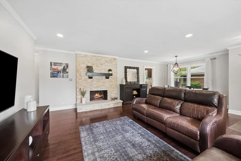 5949 Dunham Road Downers Grove IL 60516