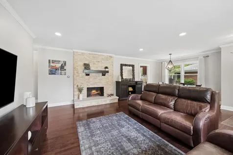 5949 Dunham Road Downers Grove IL 60516
