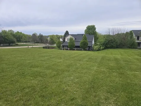 1 Springbrook Lane Algonquin IL 60102