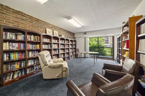 1420 Woodbridge Road Joliet IL 60436