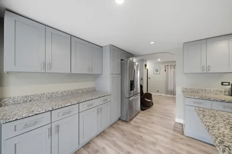 20 Ottawa Court Justice IL 60458