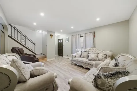 20 Ottawa Court Justice IL 60458