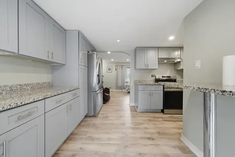 20 Ottawa Court Justice IL 60458
