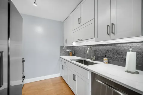 10735 West 5th Avenue Countryside IL 60525