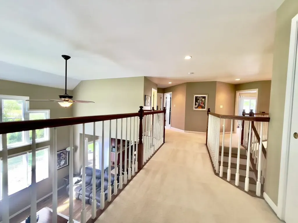 2404 Comstock Court Naperville IL 60564