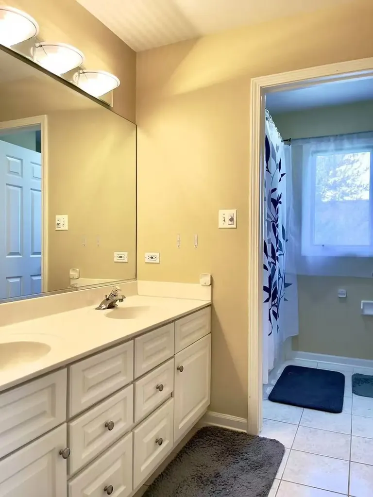 2404 Comstock Court Naperville IL 60564