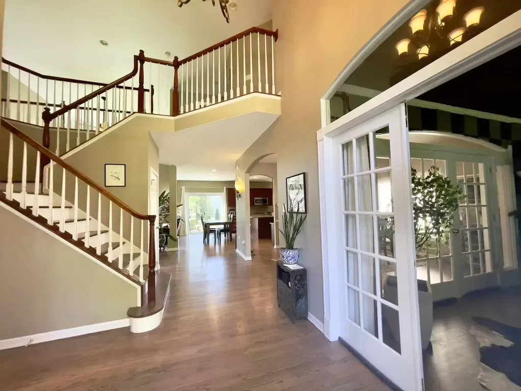 2404 Comstock Court Naperville IL 60564