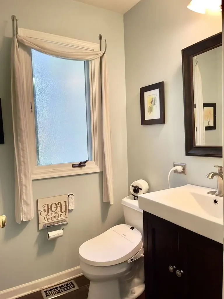 2404 Comstock Court Naperville IL 60564