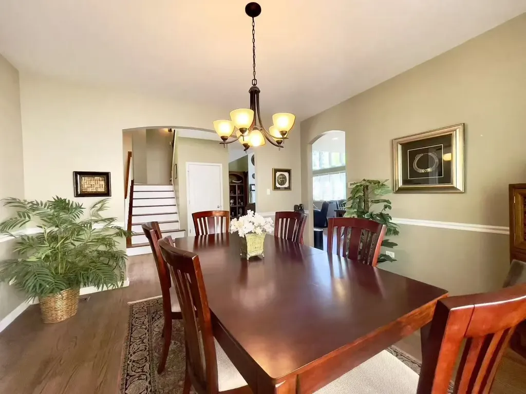 2404 Comstock Court Naperville IL 60564