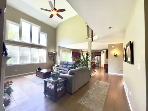 2404 Comstock Court Naperville IL 60564