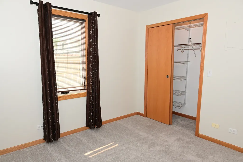 5805 West Eddy Street Chicago IL 60634