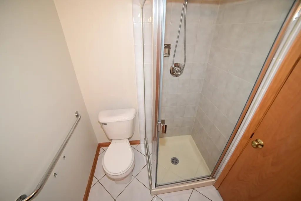 5805 West Eddy Street Chicago IL 60634
