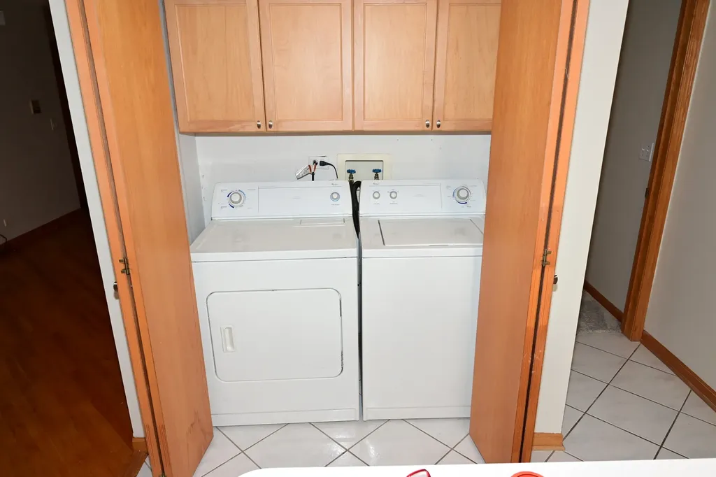 5805 West Eddy Street Chicago IL 60634