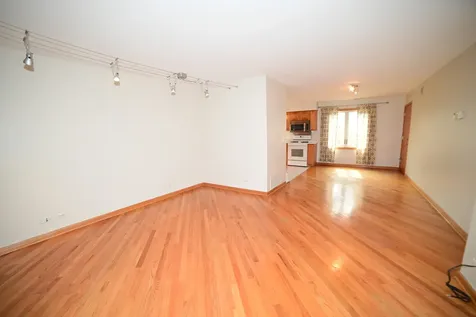 5805 West Eddy Street Chicago IL 60634