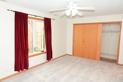 5805 West Eddy Street Chicago IL 60634