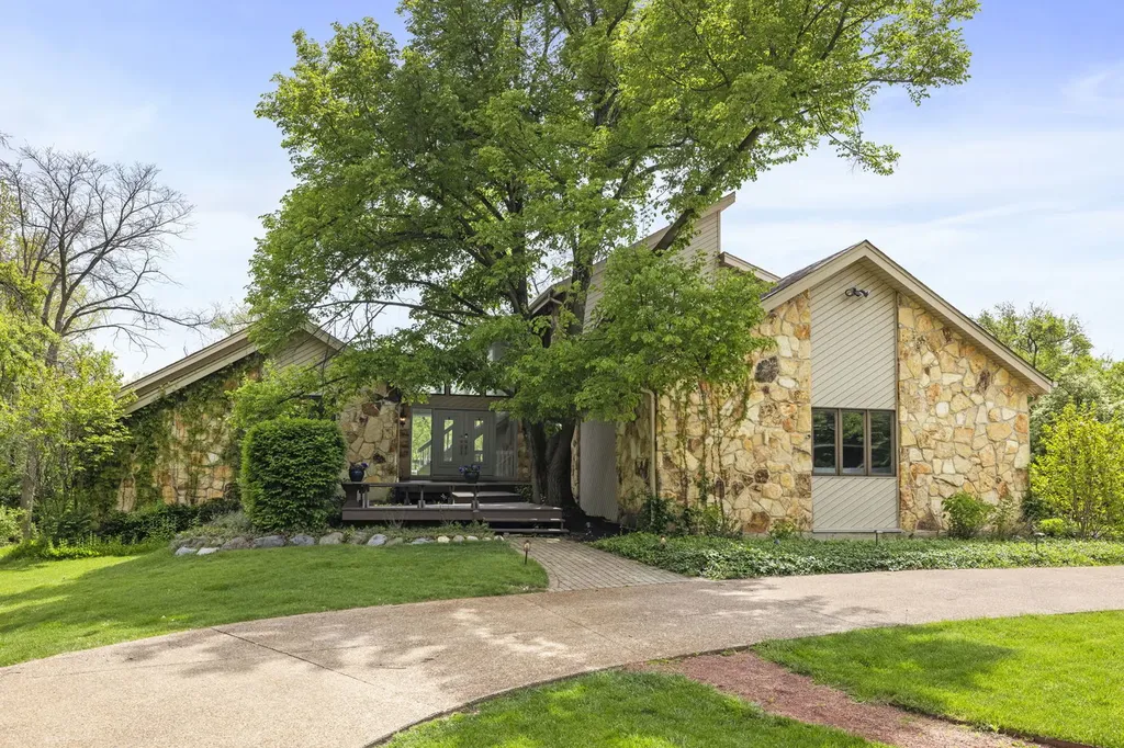2103 Pebble Creek Drive Lisle IL 60532