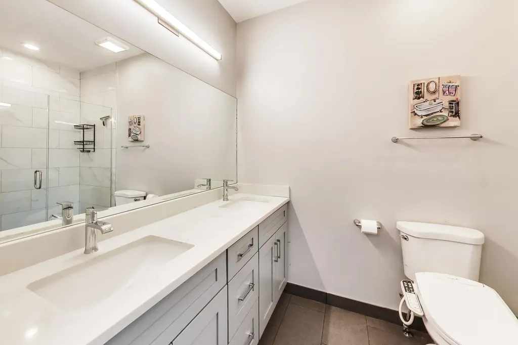 2259 West Coulter Street Chicago IL 60608
