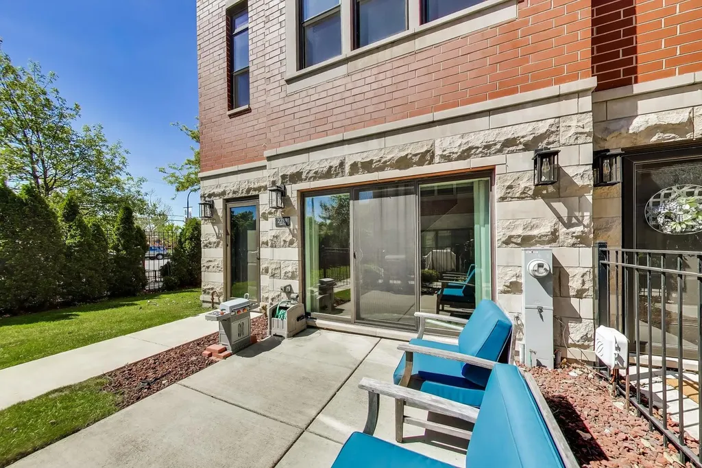 2259 West Coulter Street Chicago IL 60608
