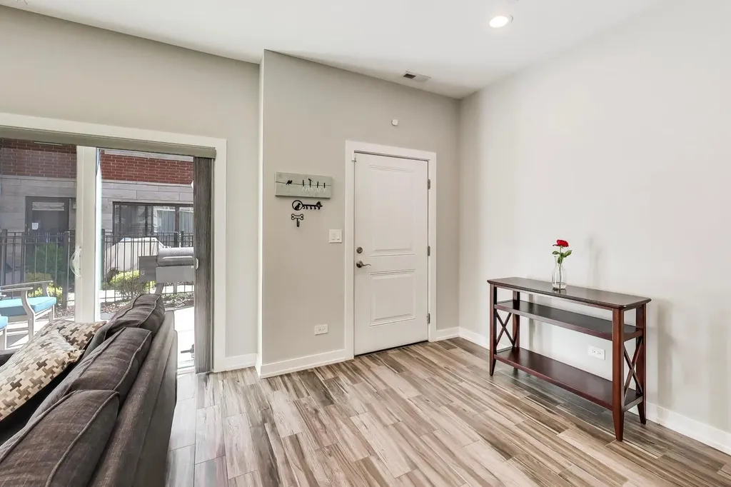 2259 West Coulter Street Chicago IL 60608