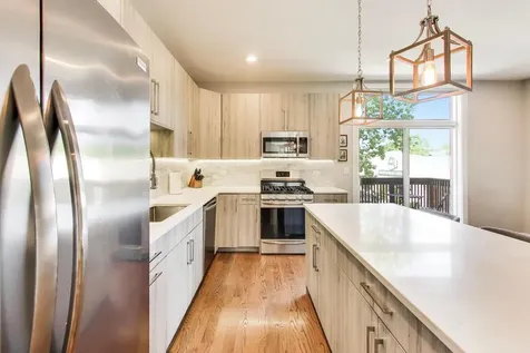 2259 West Coulter Street Chicago IL 60608