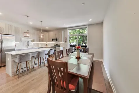 2259 West Coulter Street Chicago IL 60608