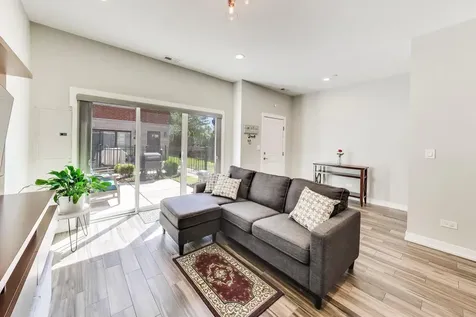 2259 West Coulter Street Chicago IL 60608