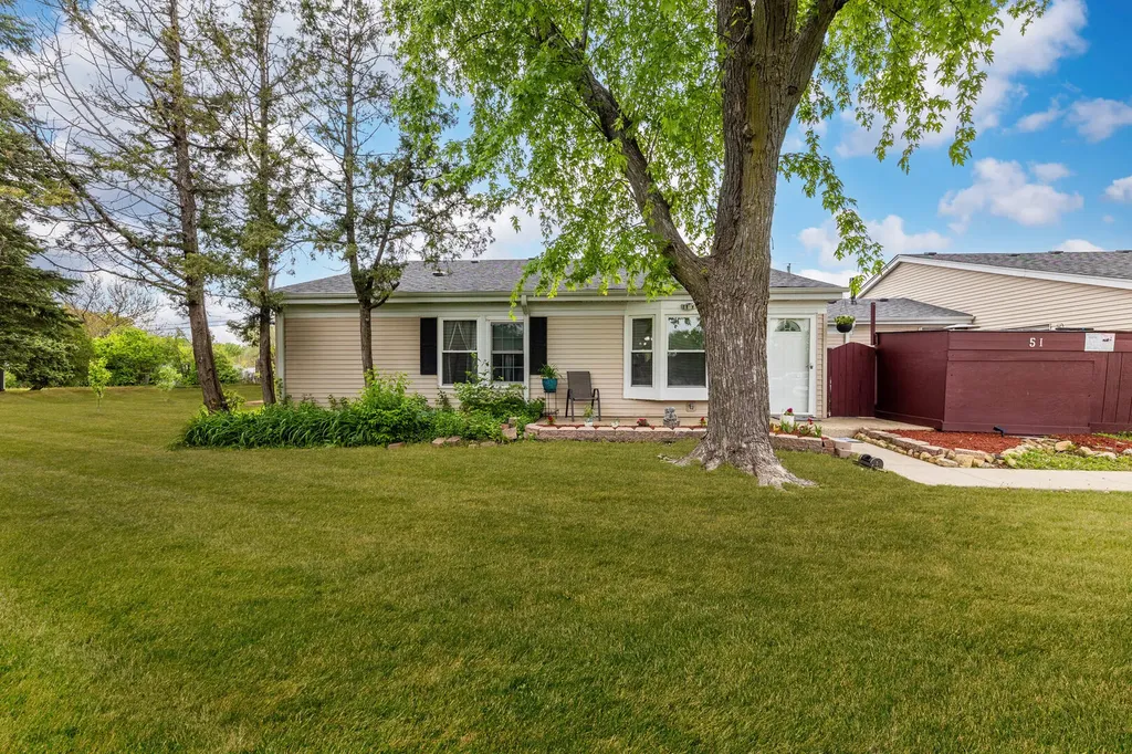 5I Fernwood Drive Bolingbrook IL 60440