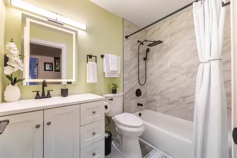 5I Fernwood Drive Bolingbrook IL 60440