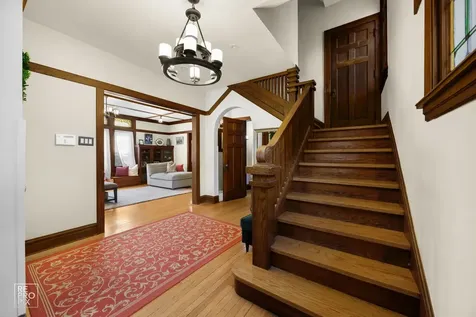 229 South Ridgeland Avenue Oak Park IL 60302