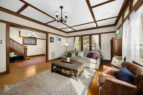 229 South Ridgeland Avenue Oak Park IL 60302