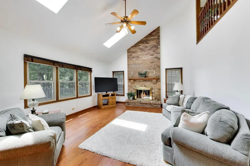 1528 Sequoia Road Naperville IL 60540