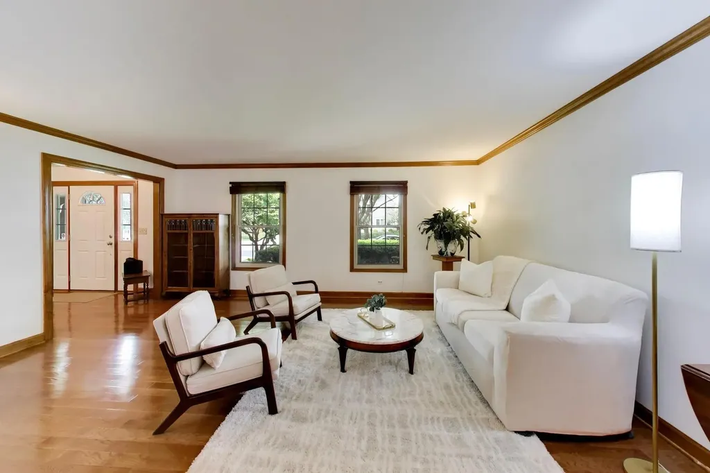 1528 Sequoia Road Naperville IL 60540