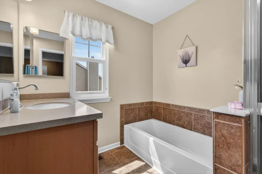 3350 Moraine Drive Aurora IL 60506