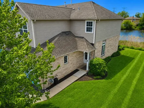 698 North Western Lane Addison IL 60101