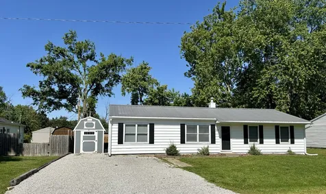 805 N Reel Street Salem IL 62881