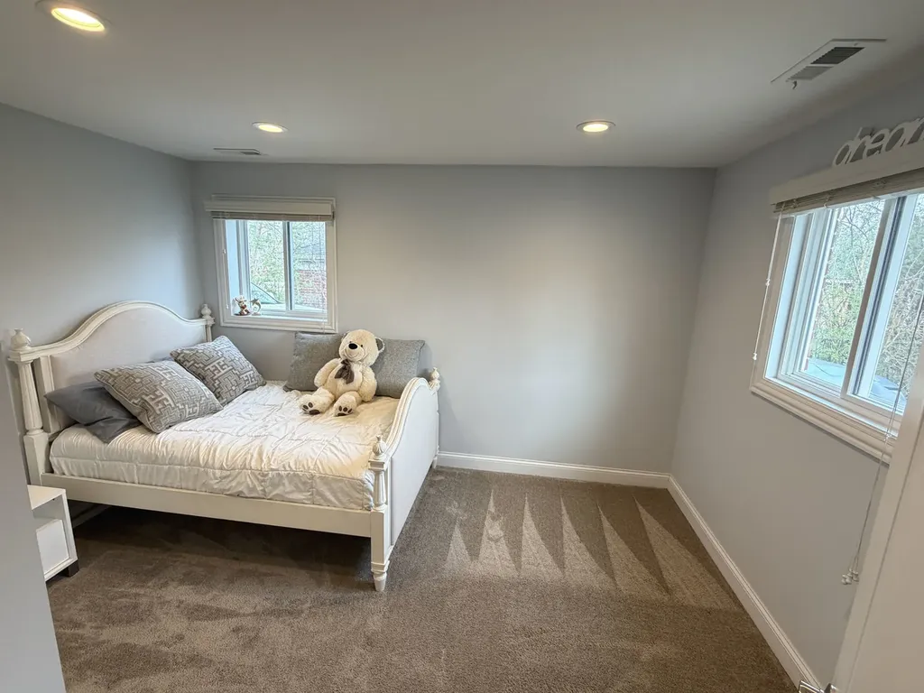 27 East 14th Place Lombard IL 60148