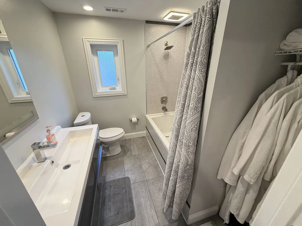 27 East 14th Place Lombard IL 60148