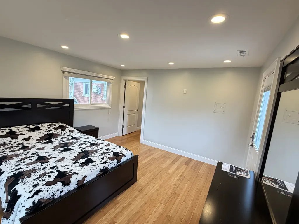 27 East 14th Place Lombard IL 60148