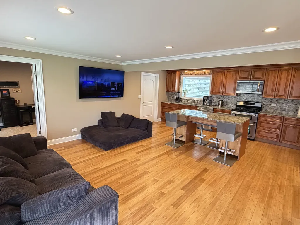 27 East 14th Place Lombard IL 60148
