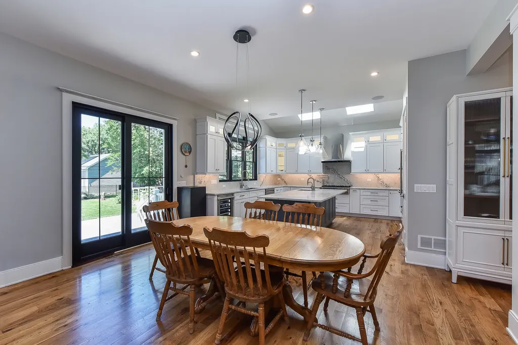625 North Loomis Street Naperville IL 60563